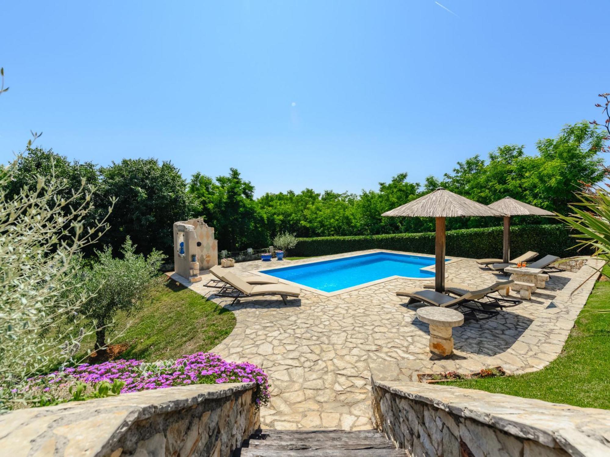 Vali By Interhome